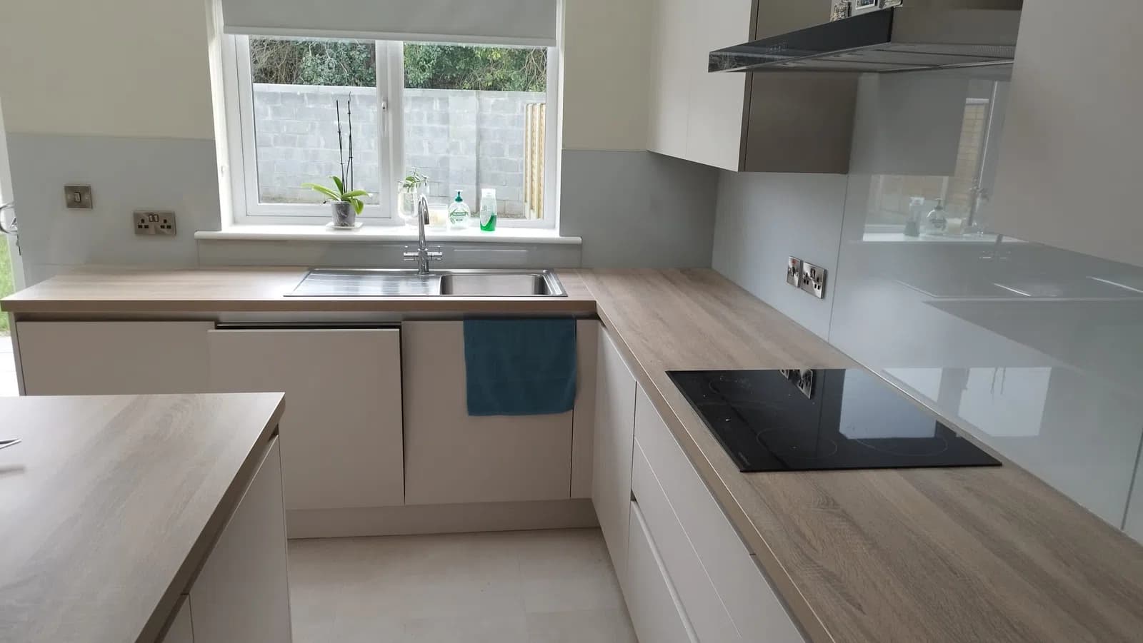 Kitchen glass splashback installation in Dublin, gallery image 27